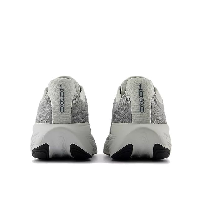 Heels of New Balance Men&