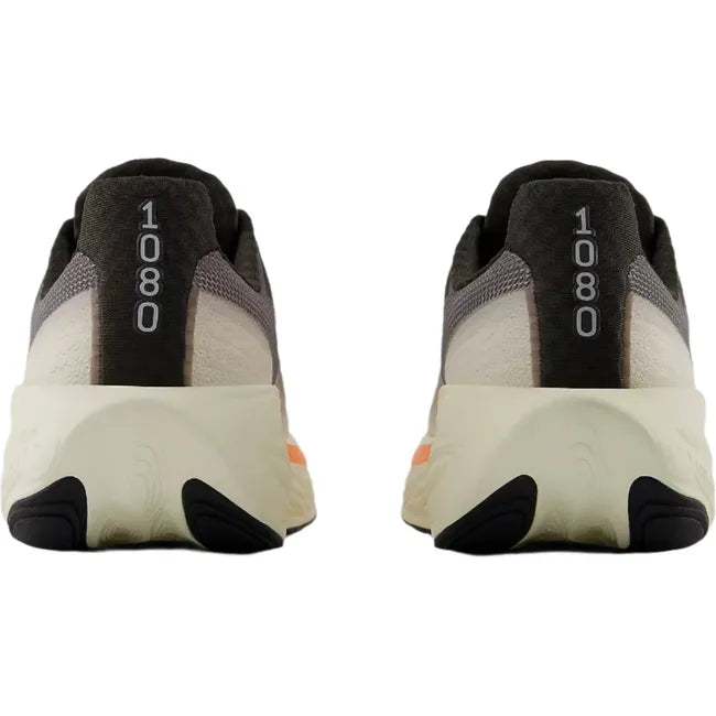 Heels of New Balance Men&