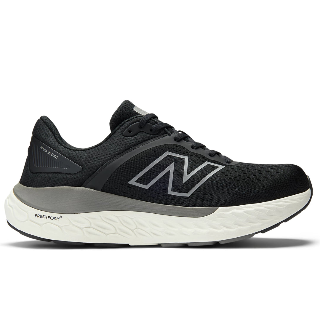 Side of New Balance Men&