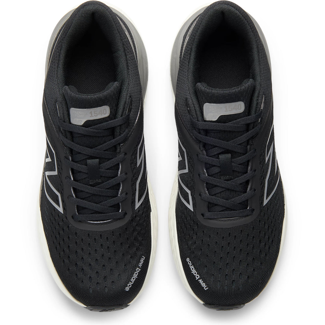 Top of New Balance Men&