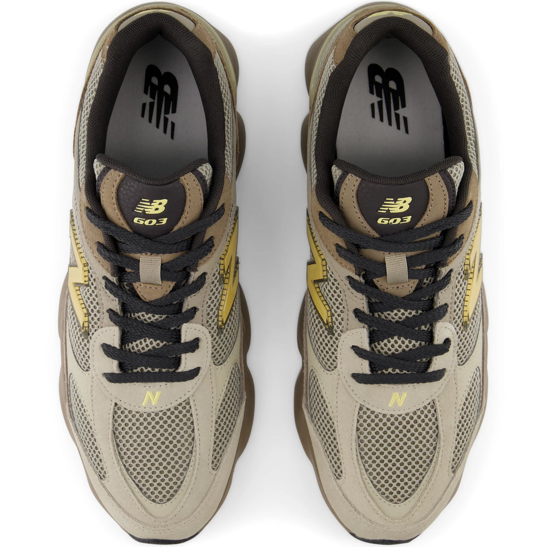 Top of New Balance Men&