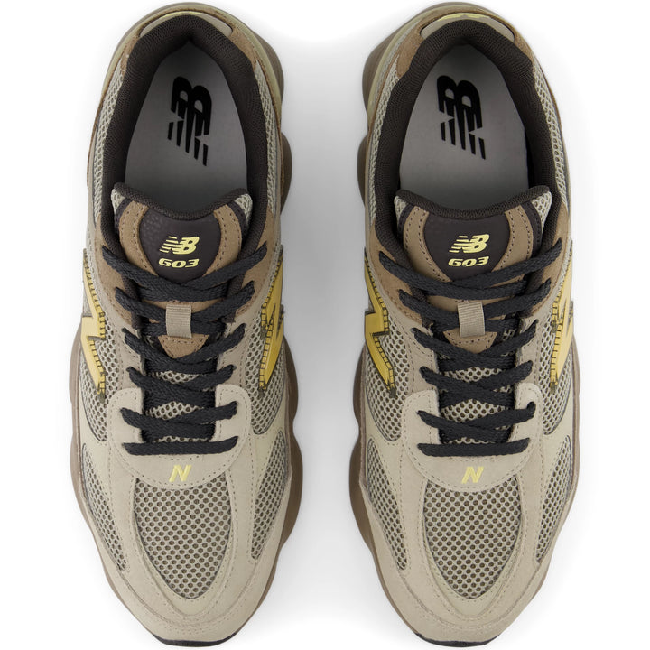 Top of New Balance Men&