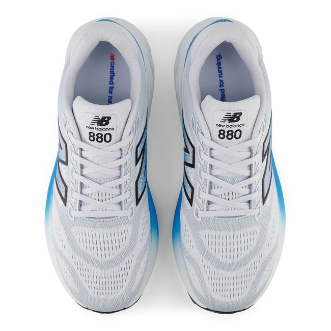Top-down view of New Balance Men&