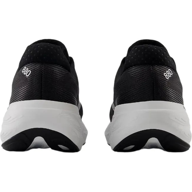 Heels of New Balance Men&