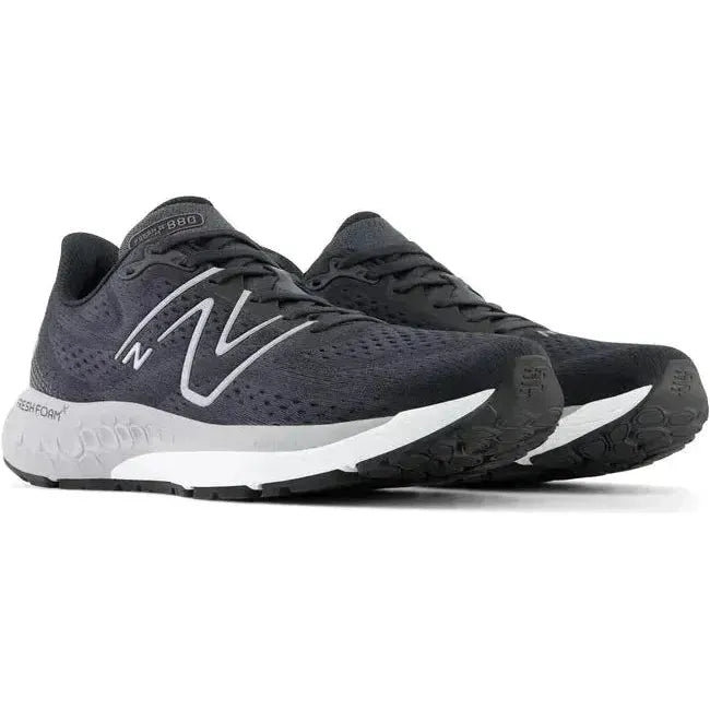 Pair of New Balance Men's 880 V13 Running Shoe m880k13