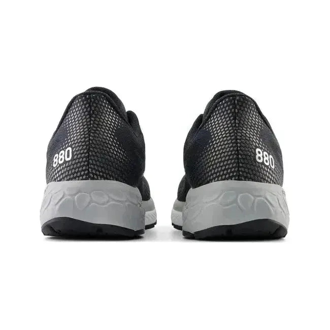 Heel view New Balance Men's 880 V13 Running Shoe m880k13