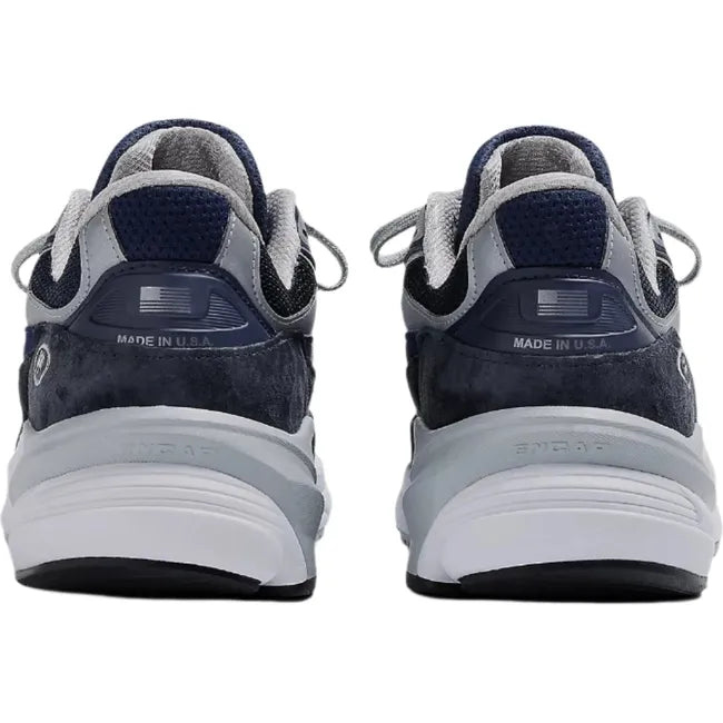 Heels of Men's New Balance 990v6 Running Shoes in navy with white sole