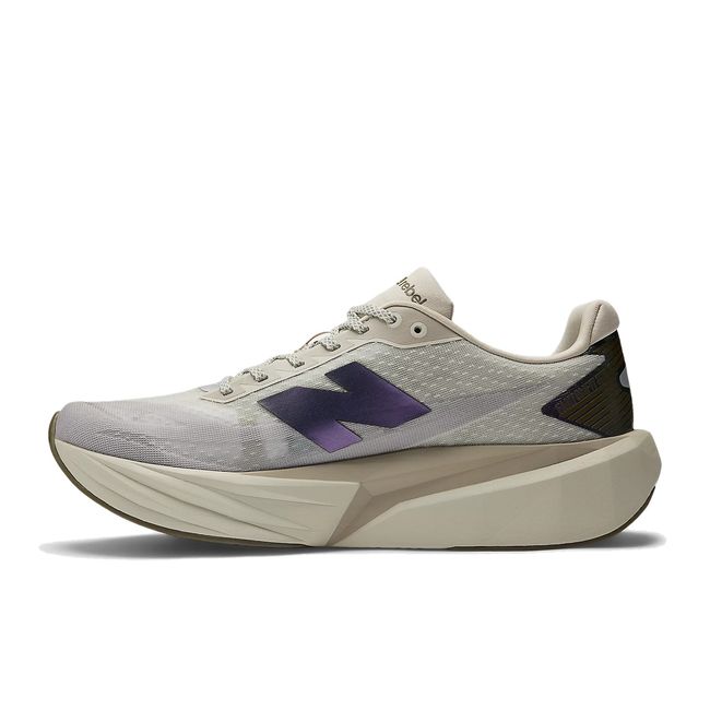 Medial side f New Balance Men&