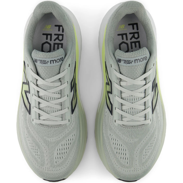 Top of New Balance Men&
