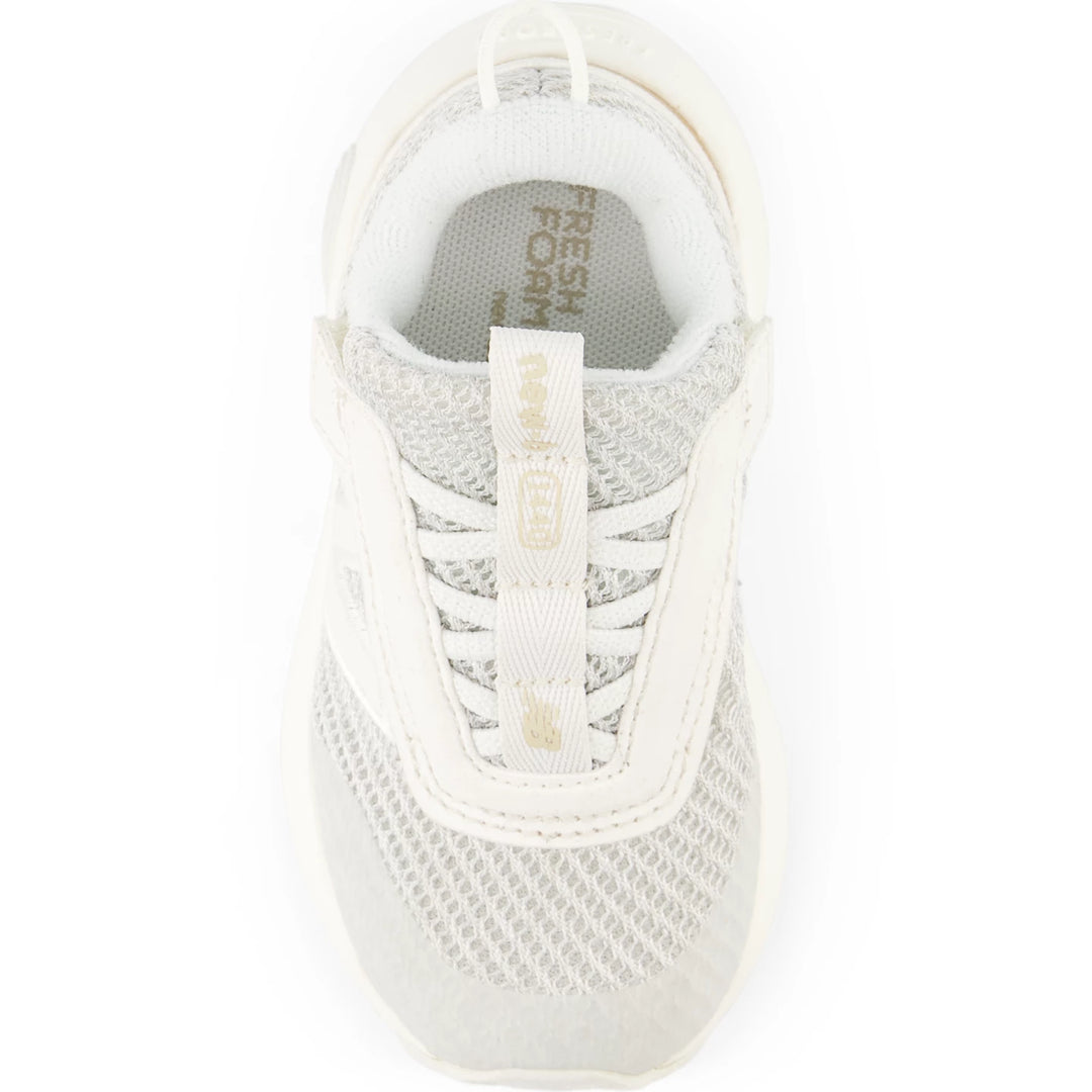 Top of New Balance Kids&