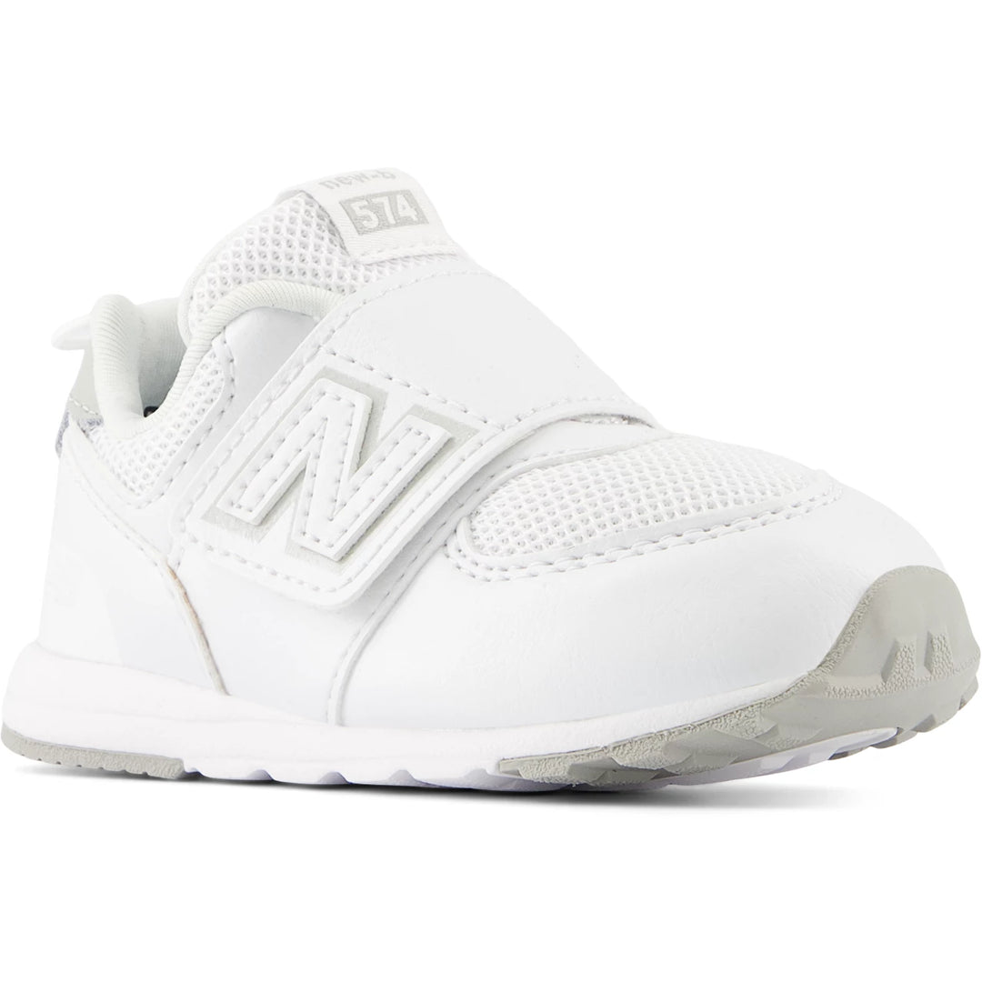 Front angle of New Balance Kids&