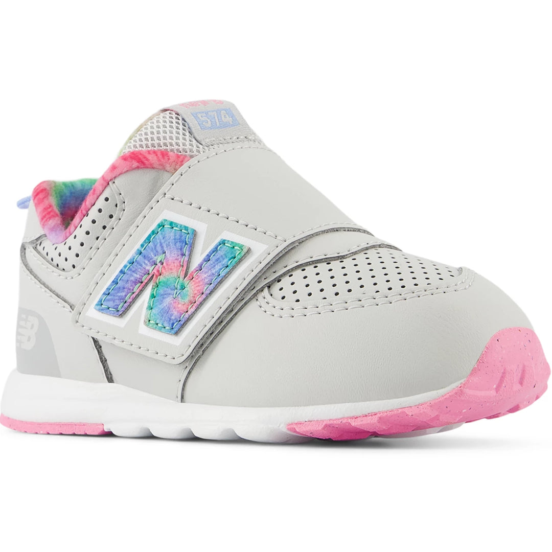 Front angle of New Balance Kids&