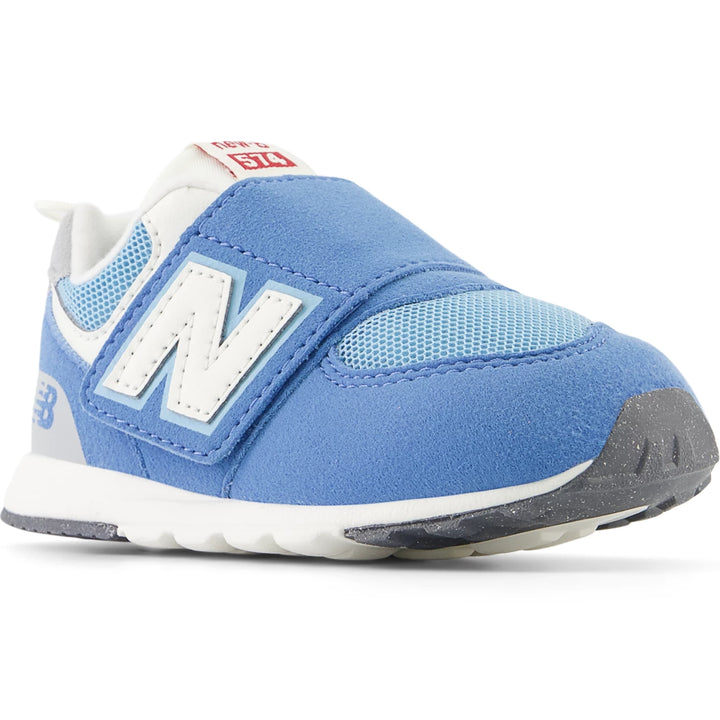 Front angle of New Balance Kids&