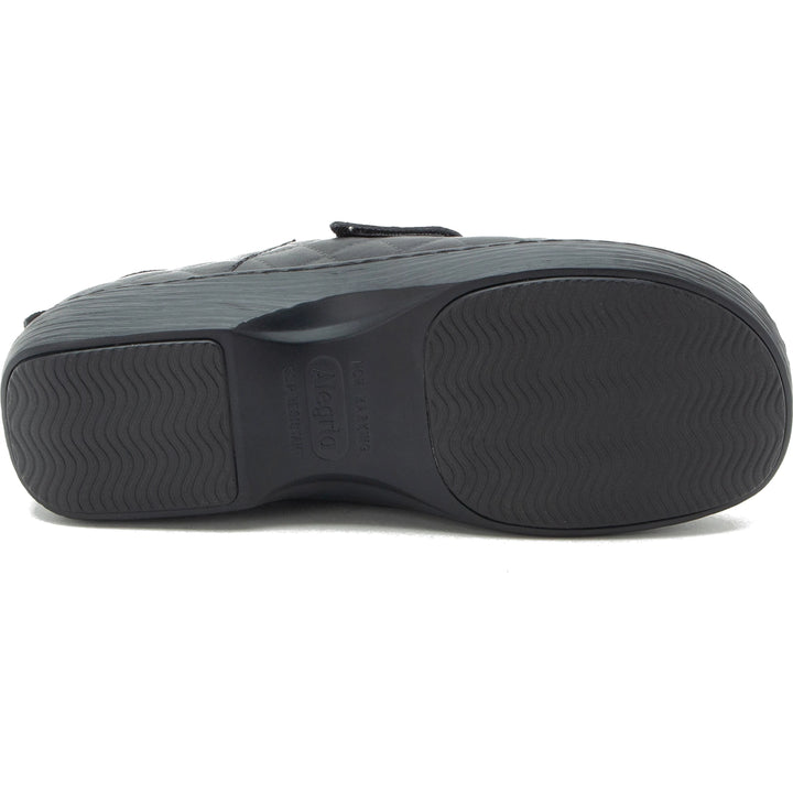 Slip-resistant outsole of Alegria Women&