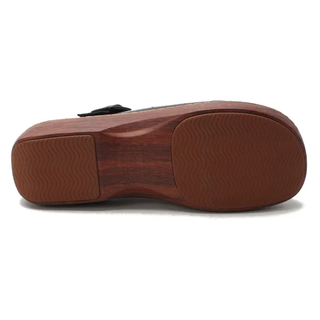 Slip-resistant outsole of Alegria Women&