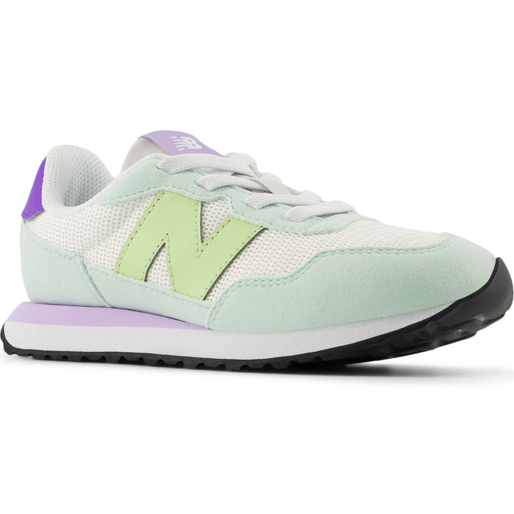 Front angle of New Balance Kids&
