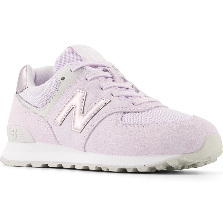 Front angle of New Balance Kids&