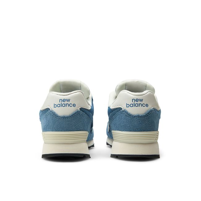 Rear heel view of the New Balance Kids&