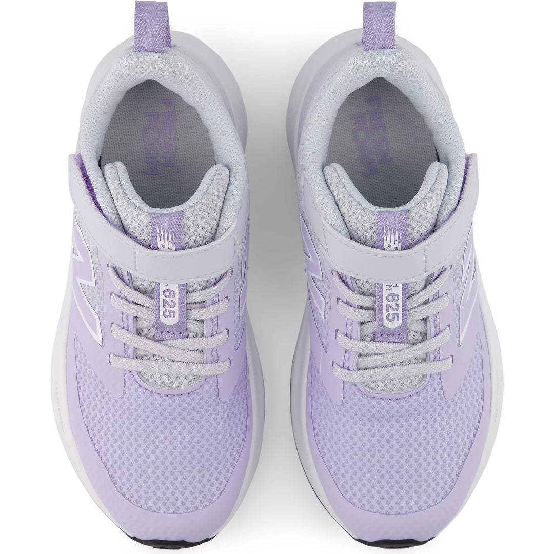 Top of New Balance Kids&