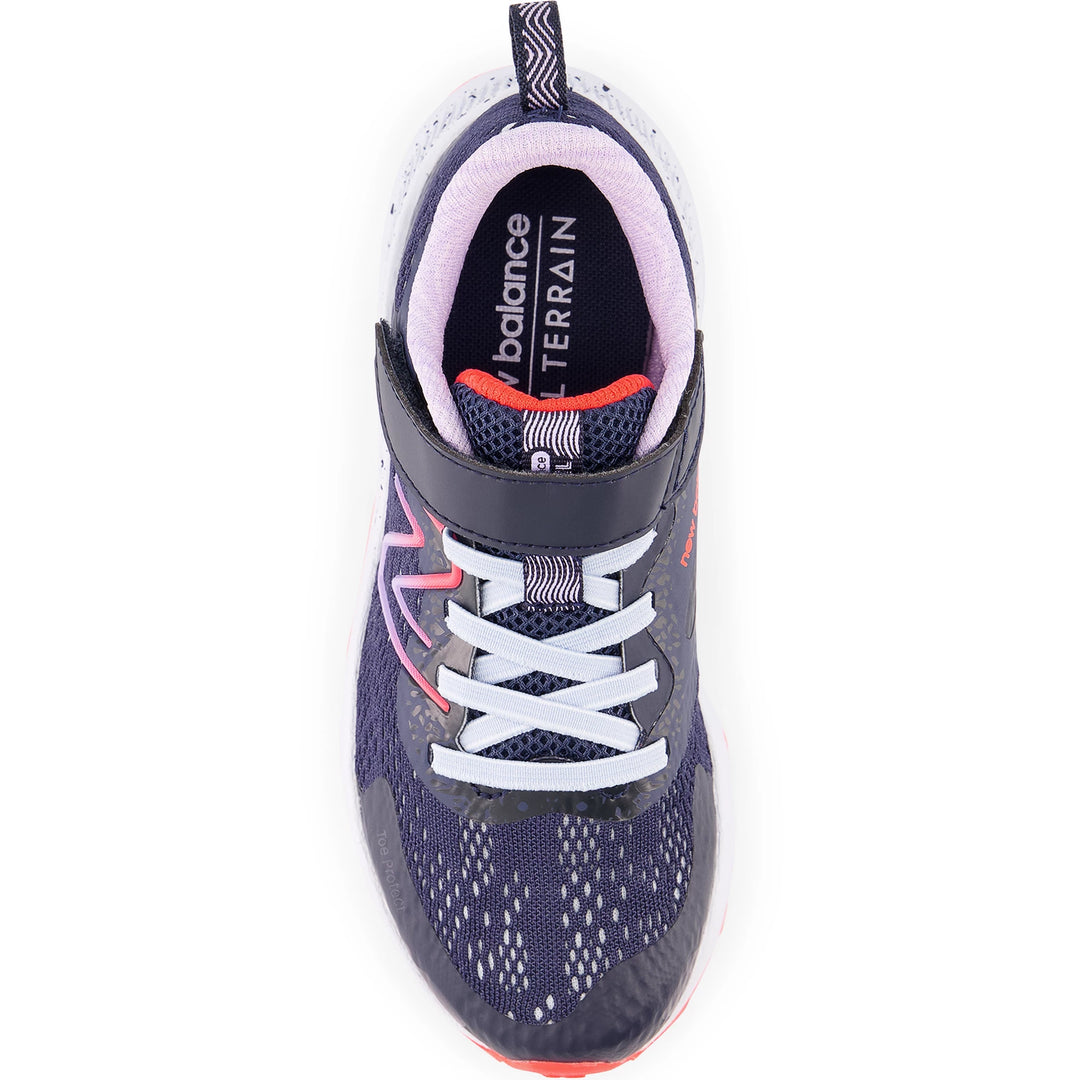 Top of New Balance Kids&