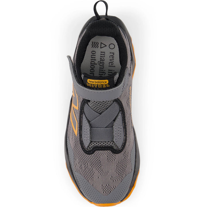 Top of New Balance Kids&