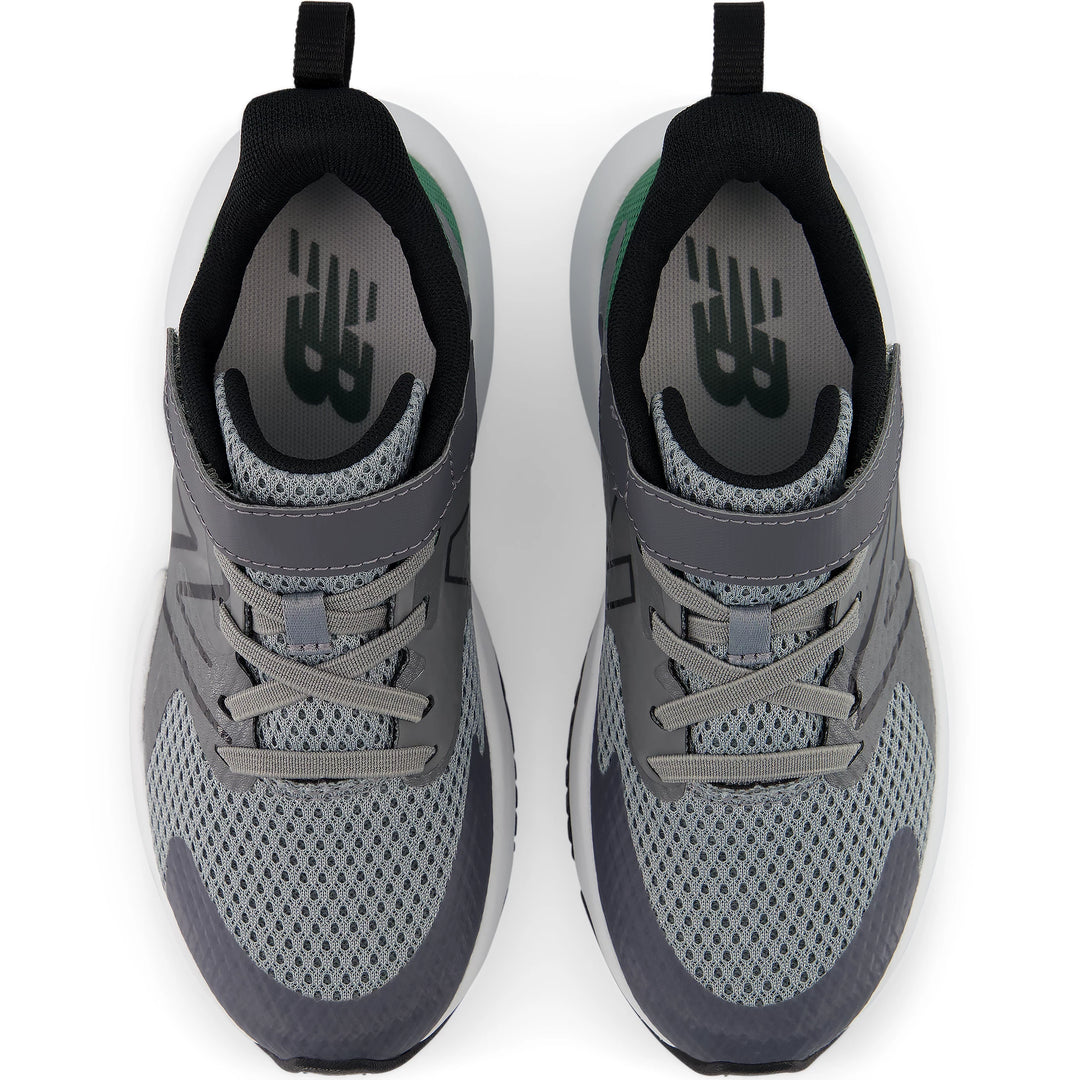 Top of New Balance Kids&