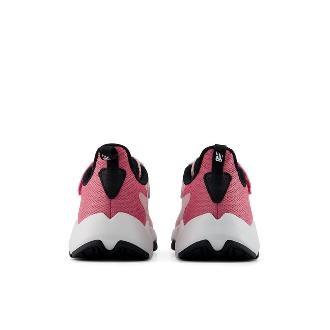 Rear heel view of the New Balance Rave Run v2 pair in blush pink and black