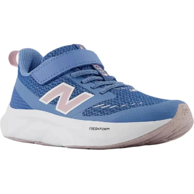 Front angled view of Little Kids New Balance Fresh Foam 625 Running Shoe in blue with velcro strap