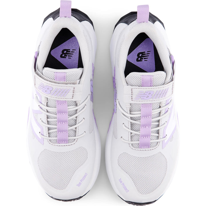 Top of New Balance Kids&