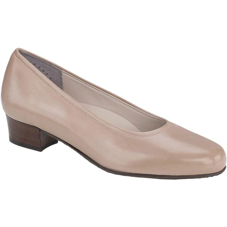 SAS Women's Regina Pump in Mushroom - three quarter view