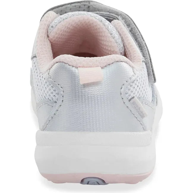 Heel of Little Kids' Stride Rite Kids' Winslow 2.0 Sneaker in Silver with velcro