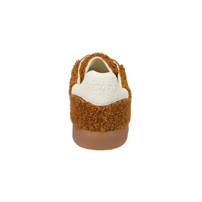 Heel of Back 70 Teddy women’s retro sneaker in tobacco white.