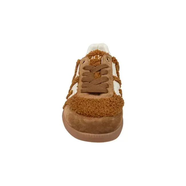 Front of lace up Back 70 Teddy women’s retro sneaker in tobacco white.