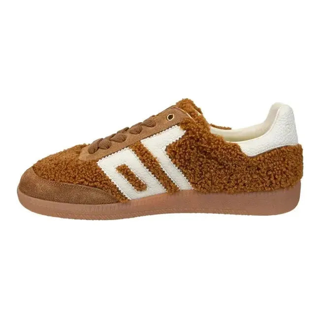 Medial side of Back 70 Teddy women’s retro sneaker in tobacco white.
