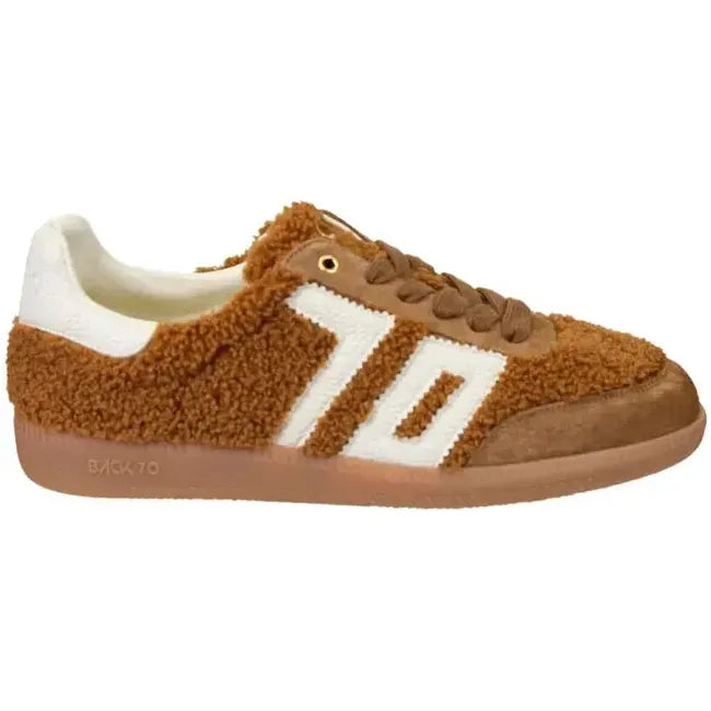 Lateral side of Back 70 Teddy women’s retro sneaker in tobacco white.