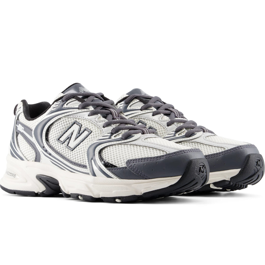 Pair of New Balance Unisex 530 sneakers in Sea Salt/Magnet
