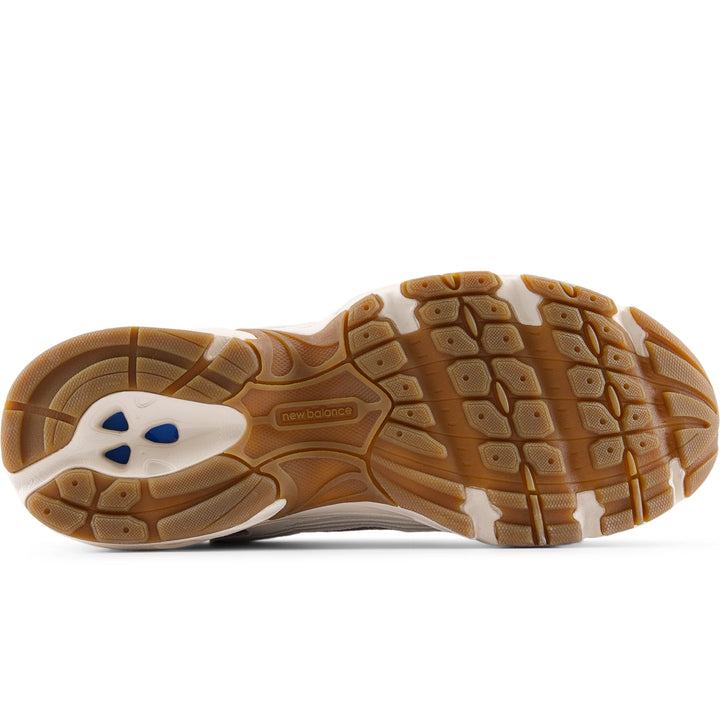 Sole of New Balance Unisex 530 sneaker in Bisque/Earth Shadow