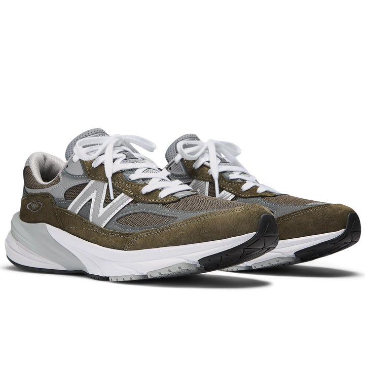 Pair of New Balance Unisex 990v6 sneakers in Olive/Grey