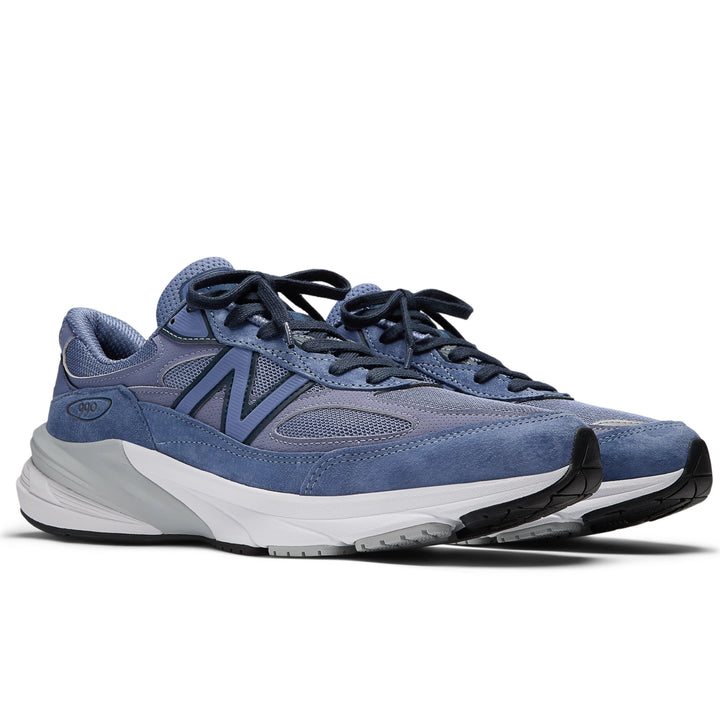 Pair of New Balance Unisex 990v6 sneakers in Purple/Navy