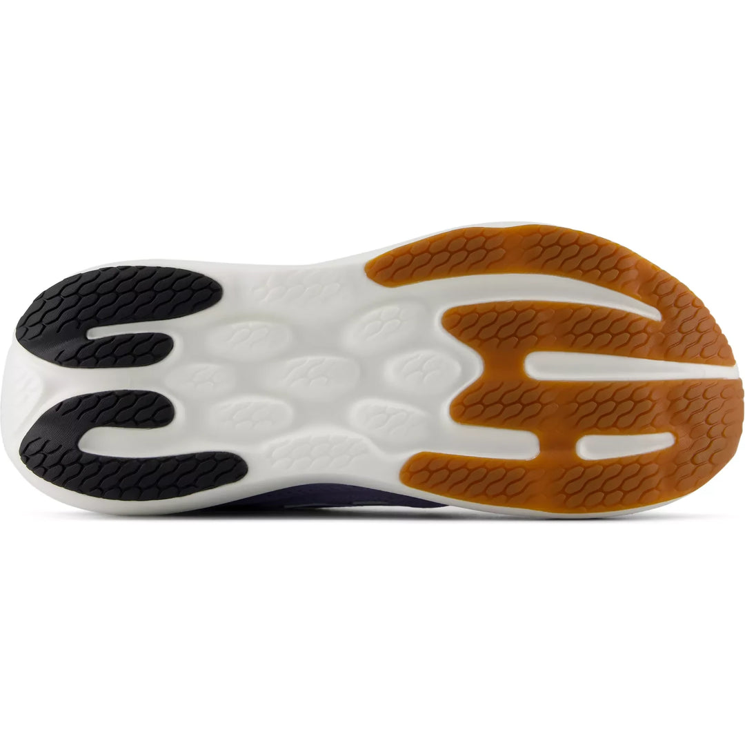 Gum outsole of the New Balance 1080v15 showing the traction pattern