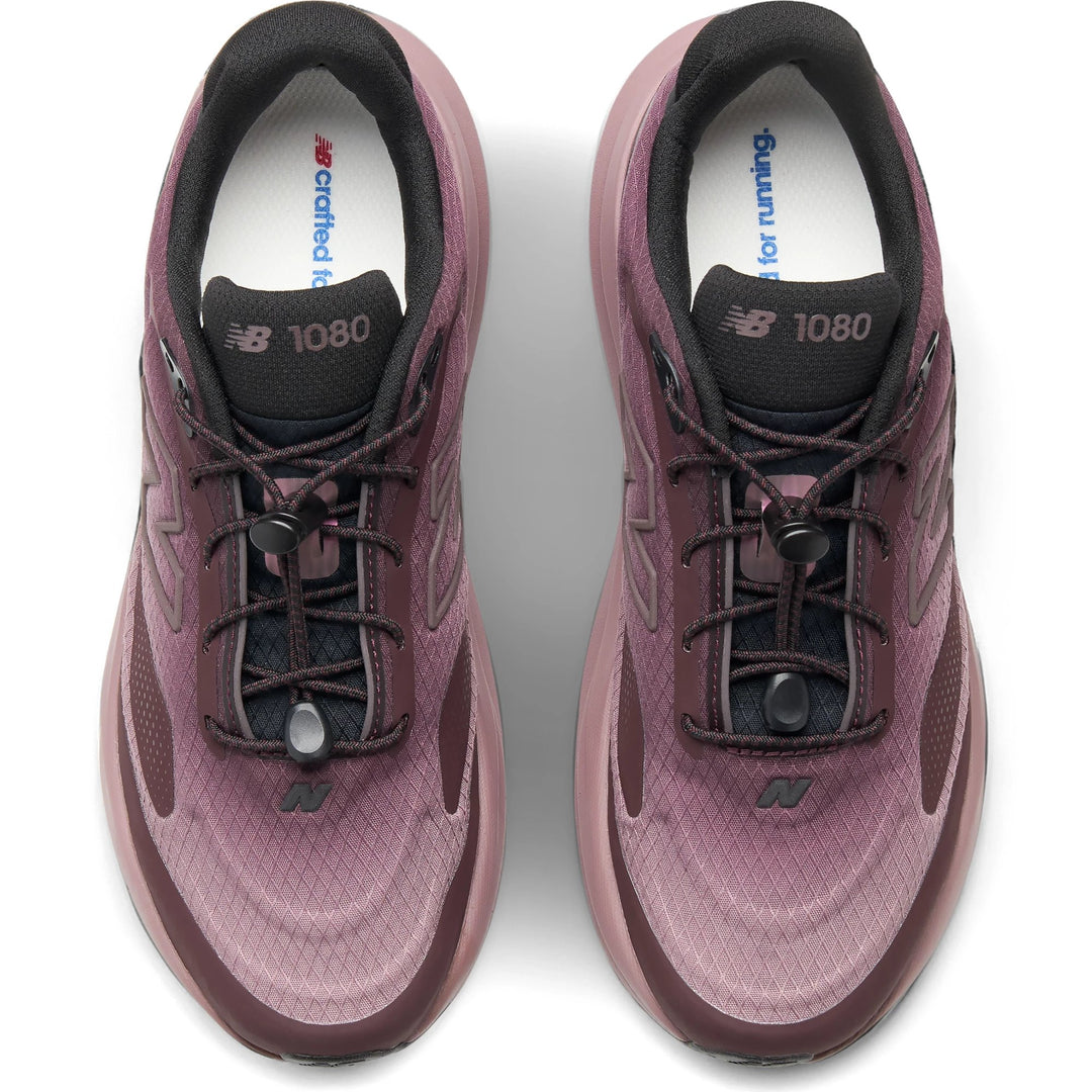 Top of New Balance Women&