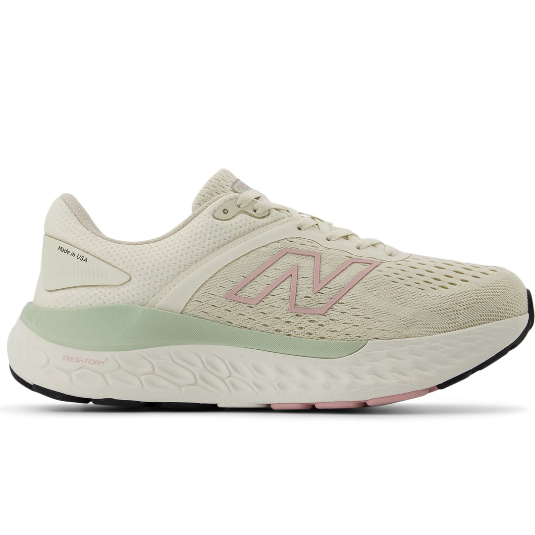 Side of New Balance Women&