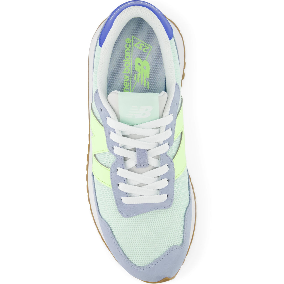 Top of New Balance Women&
