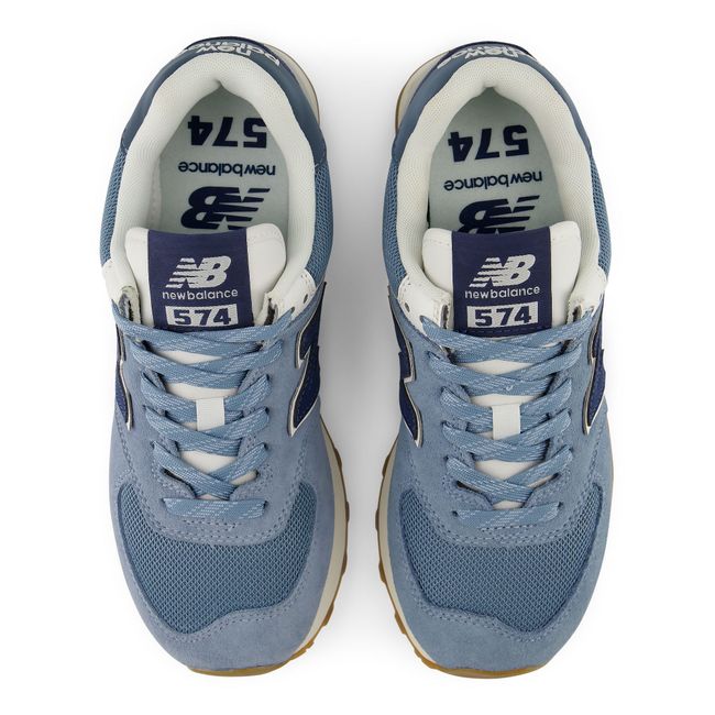 Top-down view of New Balance Women&