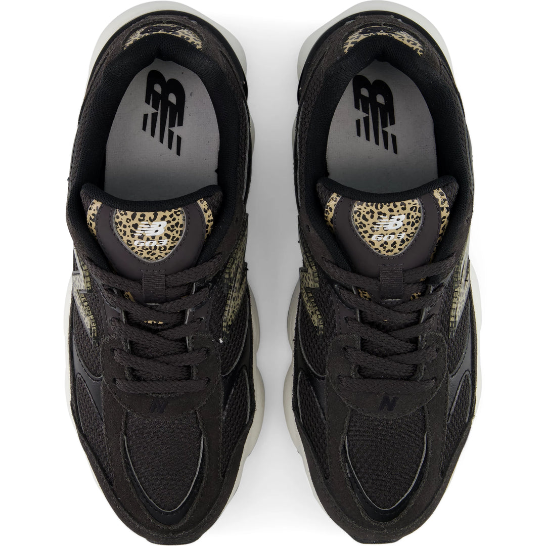 Top of New Balance Women&