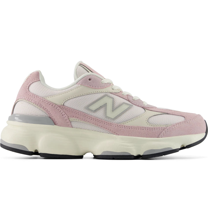 Side of New Balance Women&