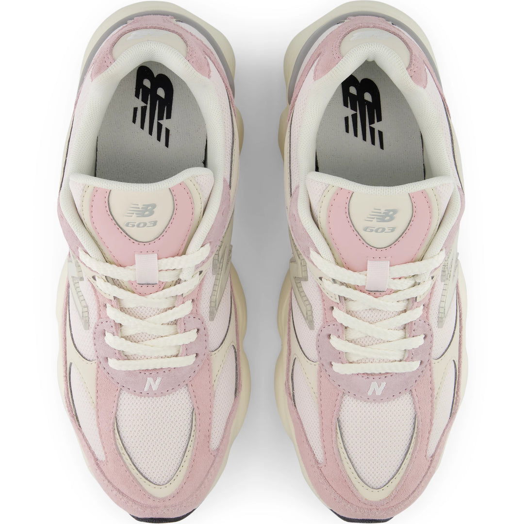 Top of New Balance Women&