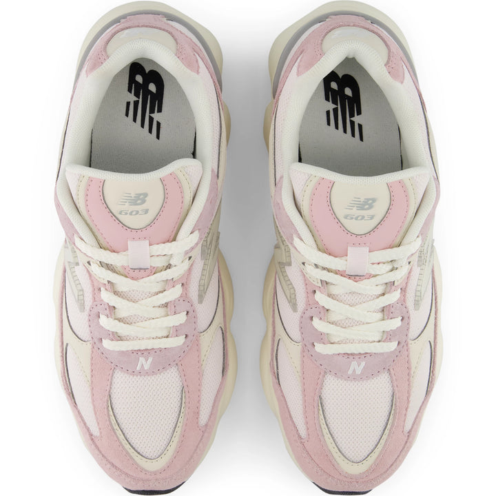 Top of New Balance Women&