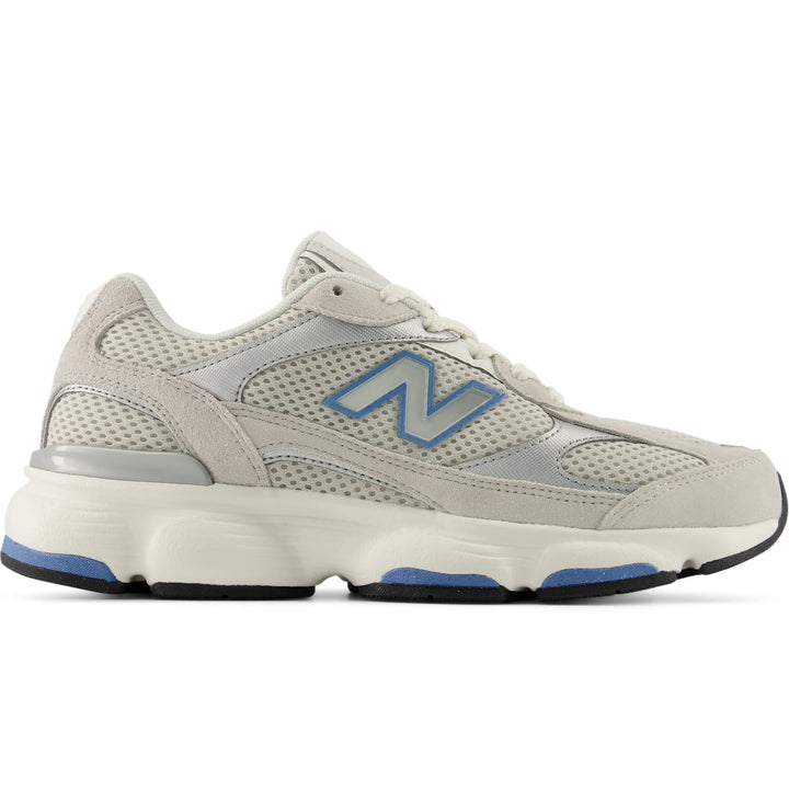 Side of New Balance Women&