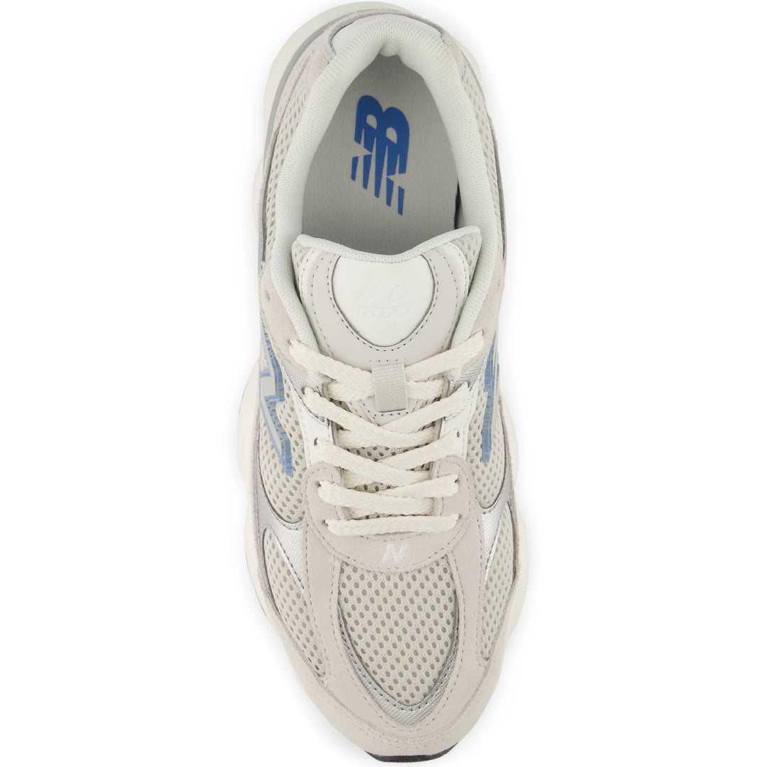 Top of New Balance Women&